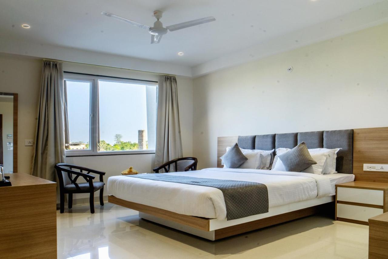 The Mangal View Residency - A Luxury Boutique Business Hotel อุเดเปอร์ ภายนอก รูปภาพ