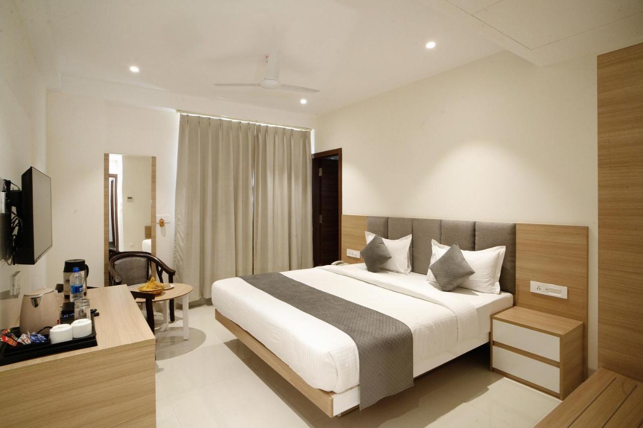 The Mangal View Residency - A Luxury Boutique Business Hotel อุเดเปอร์ ภายนอก รูปภาพ