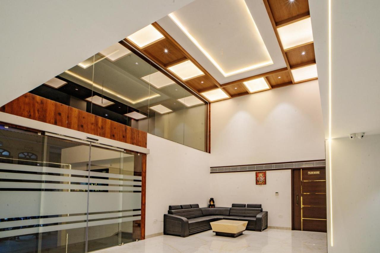 The Mangal View Residency - A Luxury Boutique Business Hotel อุเดเปอร์ ภายนอก รูปภาพ